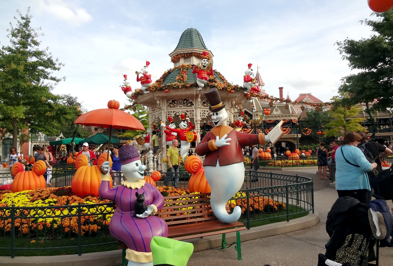 disneyland-halloween7