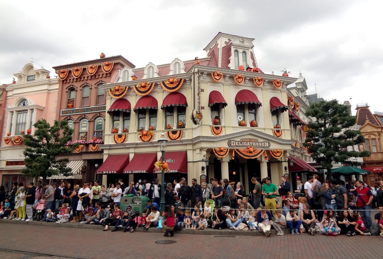 disneyland-halloween8