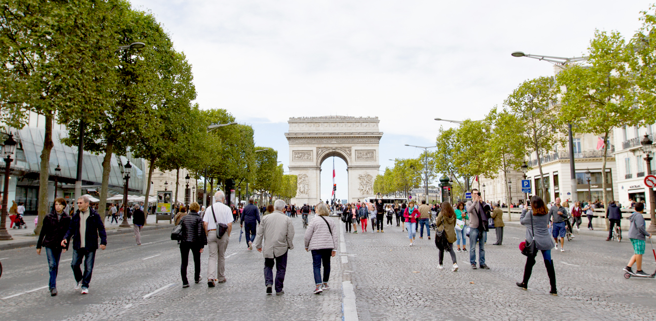 オー シャンゼリゼ をフランス語で歌おう シャンゼリゼ チャレンジ Part 1 トリコロル パリ パリとフランスの旅行 観光情報
