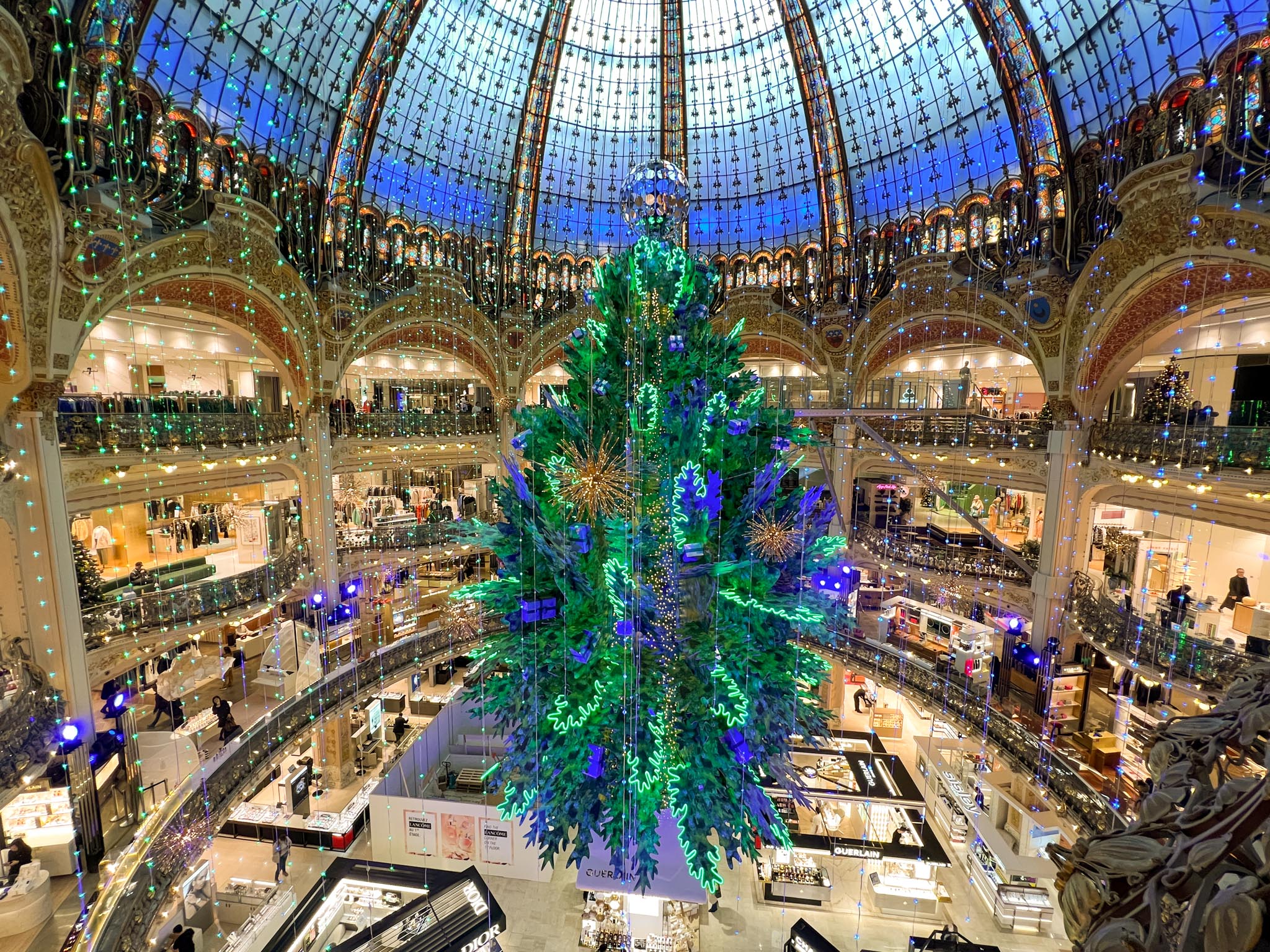 ルカリ 去年パリ、ラファイエットで購入しました レディース