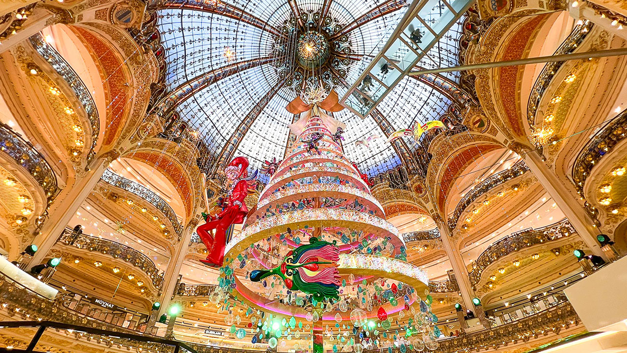 2023年ギャラリー・ラファイエットのクリスマスツリー！ | トリコロル